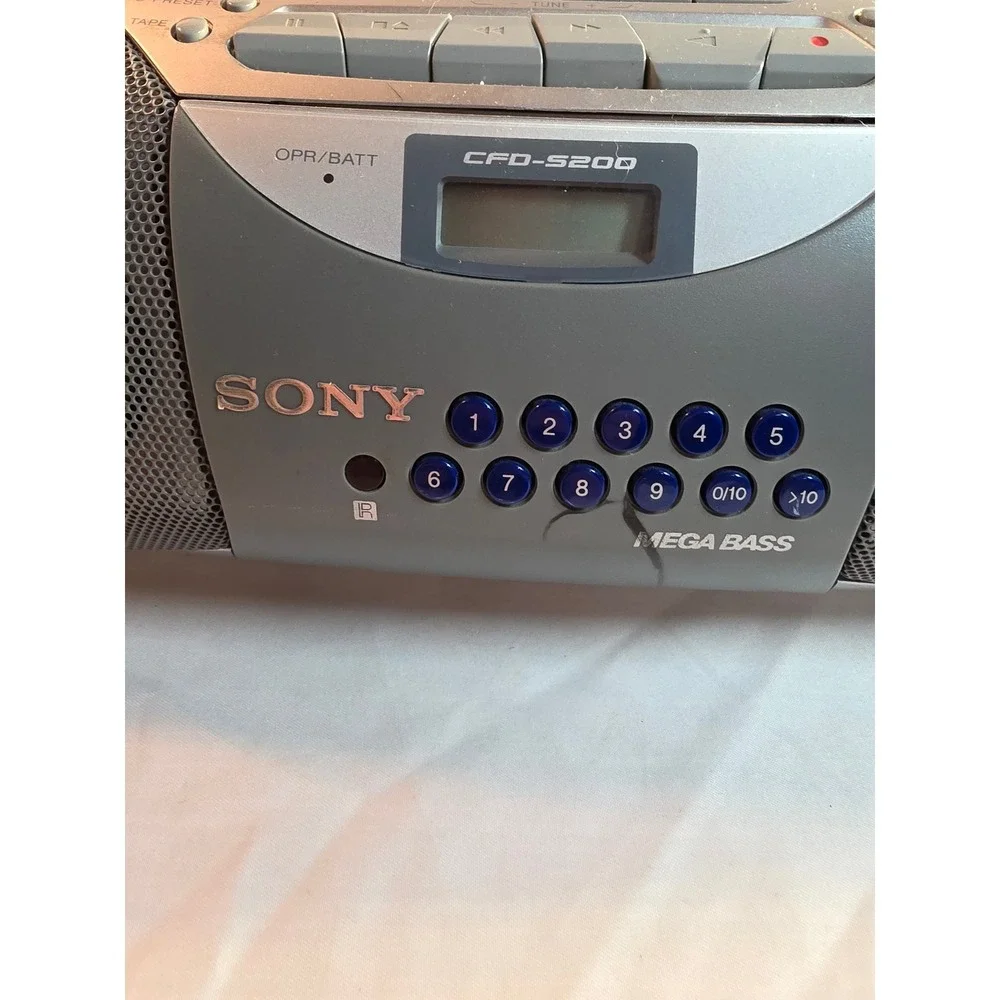 Sony CFD-S200 CD Radio Cassette-Corder Boombox Silver Mega Bass AM FM Tuner
